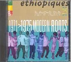 VARIOUS :  ETHIOPIQUES 25  (FELMAY)

La Swinging Addis degli anni '60 e primi anni '70 (prima della glaciazione della giunta stalinista-militare di Derg)  stato un periodo di intensa sperimentazione che ha coinvolto anche il repertorio tradizionale. Tutte le pi grandi voci dell'epoca, fossero moderne (Tlahoun Gessesse, Alemayehu Eshete, Seyfou Yohannes, Essatu Tessemma...) o tradizionali (Frew Haylou, Abbebe Tessemma, Hayle Werqu...), presero parte, con intenso fervore creativo come si pu verificare ascoltando questo Ethiopiques 25, alla musica del tempo. Gli strumenti comprendono il flauto washint, l'arpa krar e il messenqo, strumento ad una corda, insieme a strumenti acustici ferendj (stranieri) come il piano, la fisarmonica ed il mandolino.
