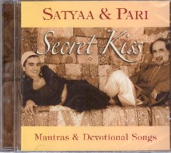 SATYAA & PARI :  SECRET KISS - MANTRAS & DEVOTIONAL SONGS  (MEDIAL)

Satyaa e Pari propongono un album di splendidi mantra e canti devozionali: Secret Kiss - Mantras & Devotional Songs  un balsamo per l'animo dell'ascoltatore. Con la sua voce ammaliante Satyaa intona le sacre parole con toccante delicatezza, permettendo alle sillabe di emanare, vibrante, la loro energia positiva. Secret Kiss - Mantras & Devotional Songs  u album ideale per rilassarsi, praticare yoga, per farsi fare un lungo massaggio rigenerante, ma  anche la colonna sonora ideale per dedicarsi alla meditazione giornaliera.