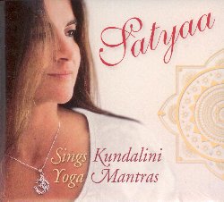 SATYAA :  SINGS KUNDALINI YOGA MANTRAS  (MEDIAL)

Dopo il successo dei suoi album insieme a Pari,  finalmente disponibile il primo cd da solista dell'affascinante musicista e cantante Satyaa. Sings Kundalini Yoga Mantras  l'album ideale per scoprire o riscoprire l'intensit vocale di questa interprete. Satyaa ha trovato l'ispirazione per la sua nuova creazione durante un corso di kundalini yoga che ha avuto luogo a Rishikesh, in India: in questa occasione la vocalista ha sentito le melodie crescere dentro di s e voler prepotentemente uscire. Gli antichi e potenti mantra interpretati da Satyaa raggiungono subito il cuore di chi ascolta, favorendo il benessere, la realizzazione personale ed una salutare presa di coscienza della realt. Sings Kundalini Yoga Mantras  un album ottimo per accompagnare sessioni di kundalini yoga, ma anche per fare da colonna sonora ad un rilassante sosta per rigenerare lo spirito.