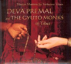 DEVA PREMAL & THE GYUTO MONKS OF TIBET :  TIBETAN MANTRAS FOR TURBULENT TIMES  (MEDIAL)

Deva Premal ed i monaci tibetani di Gyuto hanno creato un toccante album di musica per la meditazione che si compone di 8 mantra, cantati ciascuno per 108 volte. Tibetan Mantras for Turbulent Times nasce dal forte desiderio di Deva Premal di cantare insieme ai monaci di Gyuto, maestri del canto armonico che hanno dedicato la vita a questa complessa pratica che consiste nel creare con la voce un suono paragonabile alle vibrazioni che emette il dijeridu e che si crede abbia l'effetto di rimuovere le impurit spirituali ed avviare l'ascoltatore verso il sentiero che conduce all'illuminazione. Apprezzata interprete di musiche che nascono dalla convinzione che tutte le persone abbiano una forza divina che celano nel cuore, Deva Premal continua il suo percorso artistico alla scoperta della spiritualit orientale. Tibetan Mantras for Turbulent Times rappresenta la straordinaria unione artistica tra la purezza musicale di Deva Premal ed il misticismo dei monaci di Gyuto: il risultato  un'immersione nel suono sacro, quello capace di parlare al cuore e di mettere in contatto l'ascoltatore con le sacre energie dell'universo.