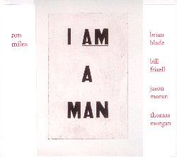 MILES RON / FRISELL BILL / BLADE BRIAN / MORAN JASON / MORGAN THOMAS :  I AM A MAN  (YELLOWBIRD)

Ron Miles, classe 1963,  un compositore, cornettista e trombettista di Denver, in Colorado, considerato uno dei migliori artisti della sua generazione. Jazz Times lo ha definito uno dei pi raffinati trombettisti dell'attuale scena jazz. Per il suo nuovo progetto I Am a Man, Miles ha aggiunto al suo trio, del quale fanno parte il chitarrista Bill Frisell ed il batterista Brian Blade, il pianista Jason Moran ed il bassista Thomas Morgan. Il virtuoso quintetto ha animato le composizioni di I Am a Man, dando vita ad un album che racconta le fondamenta spirituali della musica nera americana. Fin dai suoi inizi la musica nera americana ha sempre avuto un senso di trionfo sull'avversit dice Miles e continua noi stiamo facendo dei tentativi nel 2017, questo  certo. Ma  tutto gi visto. I popoli neri lo hanno dovuto fare pi e pi volte, combattendo l'ingiustizia per trovare una soluzione positiva. In queste parole il musicista si riferisce ad un episodio accaduto nel 1968 a Memphis, quando un camion di rifiuti malfunzionante uccise due operatori ecologici. Nei giorni seguenti la tragedia, i lavoratori scesero in piazza gridando 'I Am a Man', affermando in questo modo la dignit e l'umanit di qualsiasi professione. Con il suo album I Am a Man, Miles racconta quella dolorosa storia di diritto civile, prendendola come esempio di ribellione verso ci che ci impedisce di essere quello che siamo. Nella composizione dell'album, Miles si  servito di una certa sensibilit blues, ma a modo suo: qui, come sempre, lui rimane un naturale melodista con uno stile a cuore aperto (New York Times). Miles trascendere i ruoli tradizionali strumentali, non attribuendo a ciascun musicista parti individuali, ma la completa partitura, dando loro la possibilit di improvvisare e di muoversi liberamente tra primo piano e sfondo. Attraverso l'album, quella dichiarazione dei lavoratori assume diversi significati, ritmi e forme, tanto che per certi versi I Am a Man pu essere definito una sorta di moderno gospel jazz. Con la sua profonda bellezza ed il suo tagliente umorismo, questa musica  un luogo dove  possibile riversare i conflitti ed i dubbi, lasciando che la consumata maestria dei 5 musicisti tolga un po' di polvere dalla vita quotidiana.