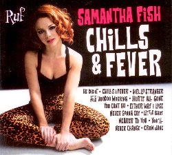 FISH SAMANTHA :  CHILLS & FEVER  (RUF)

Samantha Fish, artista conosciuta come eccellente interprete di blues, lodata da giganti del calibro di Buddy Guy, The Royal Southern Brotherhood e Luther Dickinson, coltiva da sempre una grande passione per il rock'n'roll. Non c' quindi da meravigliarsi se, in occasione del suo nuovo album Chills & Fever, Fish abbia scelto di fare un'incursione in questo genere da lei finora mai direttamente esplorato. Per la registrazione del disco Samantha Fish  andata nella citt del leggendario Motown sound, Detroit, per unirsi alla formazione punk blues Detroit Cobras le cui sonorit ribelli sono diventate un simbolo della scena musicale del Midwest. Insieme a Joe Mazzola (chitarra), Steve Nawara (basso), Kenny Tudrick (batteria), Bob Mervak (piano elettrico) Mark Levron (tromba), Travis Blotsky (sassofono) ed al produttore Bobby Harlow, Samantha Fish offre uno strabiliante album di canzoni degli anni '60 e '70, melodie indelebili nate dalle penne di grandi leggende come DeShannon, Jerry Ragavoy, Bert Berns e Allen Toussaint. Per la creazione di Chills & Fever la musicista dice di aver ascoltato molta musica soul e di aver studiato a fondo l'opera di artisti come Otis Reding e Junior Kimbrough dal Mississippi del nord. Il risultato  uno splendido album di rock e r&b in cui emerge il lato pi graffiante di questa artista. Cresciuta a Kansas City, Samantha Fish sapeva gi suonare batteria e chitarra a soli 15 anni. Dopo aver trascorso la giovinezza ad ascoltare il blues delle band della sua citt, Samantha decise di fondare un suo trio ed iniziare una fiorente carriera che, grazie all'apporto fondamentale dell'etichetta tedesca Ruf, l'ha portata ad essere eletta nel 2012 migliore artista debuttante ai Blues Music Awards di Memphis. Chills & Fever  un album coraggioso tramite cui Samantha Fish ha deciso di regalare ai suoi fans un lato ancora inedito del suo percorso musicale.