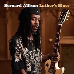 ALLISON BERNARD :  LUTHER'S BLUES  (RUF)

In uscita mentre Ruf Records celebra il suo trentesimo anniversario e a pi di tre decenni di distanza da quando il maestro della chitarra blues Bernard Allison registr il suo primo disco, il doppio album Luthers Blues celebra la musica del padre di Bernard, Luther Allison, una vera leggenda del blues di Chicago e una figura centrale nella storia delletichetta tedesca. Il set propone 20 brani stellari composti da Luther e magistralmente interpretati da suo figlio. Chiunque abbia assistito a un concerto di Bernard Allison o abbia ascoltato le sue registrazioni sa quanto significhi per lui mantenere viva leredit musicale del padre: Ho promesso a me stesso e a mia madre Fannie Mae Allison che avrei sempre messo almeno una o due canzoni di mio padre in ogni album che avessi registrato, dice Bernard. Nel doppio vinile 180 gr. Luthers Blues  dunque possibile ascoltare 20 originali di Luther Allison reinventati per il XXI secolo da un membro della nuova generazione blues. I brani scelti da Bernard non sono necessariamente i pezzi pi famosi di Luther Allison, quanto canzoni che erano state trascurate negli album di mio padre. La compilation abbraccia esattamente trentanni, da Hang On, registrato a Parigi nellestate del 1992, quando Bernard Allison aveva circa 25 anni, fino a un paio di brani dal suo ultimo album in studio Highs & Lows che ha raggiunto il primo posto nella Billboard Blues Chart del 2022 e ha ottenuto una nomination come Blues Rock Album of the Year ai Blues Music Awards. E dunque non ci resta che metterci comodi e ascoltare grandi classici come Bad Love, Life Is A Bitch, Lets Try It Again e Serious, una delle canzoni preferite di Luther Allison, pubblicata per la prima volta nel 1987.