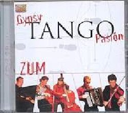 ZUM :  GYPSY TANGO PASION  (ARC)

Sin dal suo esordio nel 2001 il gruppo inglese Zum ha sorpreso il mondo del tango con la sua micidiale miscela che incorpora lo spirito ed il virtuosismo gitano, facendo il tutto esaurito ad ogni concerto in patria e nei vari paesi europei, Italia compresa, dove si sono esibiti. Gli Zum propongono un repertorio incentrato sui capolavori del tango nuevo di Astor Piazzolla e sui classici dell'era d'oro del tango inframezzati da vorticosi ritmi gypsy creati dal fenomenale violinista Adam Summerhayes insieme al pianista Dave Gordon che infonde alla miscela lo spirito dell'improvvisazione jazzistica, al tempestoso basso di Jonny Gee, alla stupefacente fisarmonica di Eddie Hession ed alla passione del violoncellista Chris Grist. Tango e milonga magicamente dolci, melodie mozzafiato, incredibili esplosioni sonore, una forza ritmica ed un interplay che si trovano raramente: Gypsy Tango Pasion  ispirazione pura, perfetta per accompagnare le danze dei tangueros e lasciarti a bocca aperta dalla prima all'ultima traccia.
