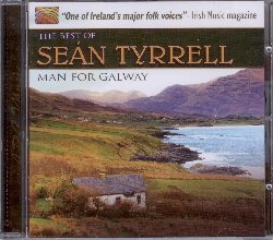 TYRRELL SEAN :  MAN FOR GALWAY - THE BEST OF SEAN TYRRELL  (ARC)

mid-price - Magico interprete dalla straordinaria presenza scenica, Sean Tyrrell ha una voce assolutamente unica che lo ha fatto diventare una delle principali figure della scena folk irlandese. Ascoltare un suo concerto  un'esperienza indimenticabile: Tyrrell conduce l'ascoltatore in un percorso che attraversa secoli di storia irlandese, non solo cantando, ma vivendo e quasi respirando ciascuna della canzoni del suo repertorio. Man for Galway - The Best of Sean Tyrrell propone una bella selezione di alcuni brani leggendari della tradizione popolare irlandese, interpretati da Tyrrell che, come nessun altro,  capace di catturare l'essenza della musica irlandese e trasmetterla con tanta intensit. L'album  arricchito dalla presenza del musicista Davy Spillane alle uilleann pipes, artista molto vicino a Tyrrell che in passato ha scritto per lui alcuni testi. Man for Galway - The Best of Sean Tyrrell  dotato di un libretto con la trascrizione delle liriche ed interessanti note sull'interprete.