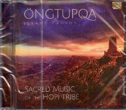 TENAKHONGVA CLARK / STROUTSOS GARY / NELSON MATTHEW :  ONGTUPQA - SACRED MUSIC OF HOPI TRIBE  (ARC)

Registrato nella Desert View Watchtower che si trova sulla sponda meridionale del Grand Canyon, in Arizona, Ongtupqa - Sacred Music of Hopi Tribe  uno splendido album di canzoni tradizionali degli Indiani d'America. Le parti vocali di Clark Tenakhongva sono accompagnate dalle note dell'antico flauto Hopi suonato da Gary Stroutsos e dai ritmi affascinanti che l'eccellente percussionista Matthew Nelson sa creare percuotendo i tradizionali vasi in terracotta che i popoli nativi hanno sempre usato sia come contenitori che come strumenti musicali. Senza fare prove, i tre musicisti si sono esibiti seguendo il mistico spirito del luogo ed in poche ore hanno registrato nove dei dieci brani del disco, senza il bisogno di aggiungere miglioramenti in studio perch l'acustica del luogo era naturalmente meravigliosa. Con un libretto ricco di informazioni sui musicisti e la storia della cultura nativo-americana, Ongtupqa - Sacred Music of Hopi Tribe  una meravigliosa celebrazione sonora di una delle sette meraviglie del pianeta ed  anche un significativo contributo alla salvaguardia della musica e dell'antica cultura di questi luoghi unici.
