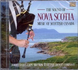 FORRESTER'S CAPE BRETON SCOTTISH DANCE COMPANY :  THE SOUND OF NOVA SCOTIA - MUSIC OF SCOTTISH CANADA  (ARC)

mid-price - Fondata nel 1965, da più di 50 anni la Forrester's Cape Breton Scottish Dance Company è impegnata a mantenere vive le tradizioni celtiche bretoni e scozzesi della regione di Nova Scotia in Canada. La formazione, composta da pluripremiati interpreti della strumentazione tipica scozzese che comprende cornamuse, percussioni, violini e bodhran, si rifà ad una tradizione centenaria. Nel 1497 i primi europei, guidati dall'esploratore inglese John Cabot, arrivarono a Cape Breton e rivendicarono la terra per il re d'Inghilterra, tuttavia l'isola era stata visitata molto prima dai norvegesi. Tra il 1775 ed il 1860 ben 25.000 emigranti scozzesi si stabilirono in questa piccola isola e molti di più andarono in tutta l'area circostante, rendendola in qualche modo un pezzetto di Scozia, tanto da essere definita Nova Scotia, come tuttora è chiamata questa regione canadese. The Sound of Nova Scotia - Music of Scottish Canada propone arie e marcette tipiche della tradizione di questa regione che ospita alcune tra le città più antiche del nord America. Con un libretto che fornisce preziose informazioni storiche e commenti su ciascuna registrazione, The Sound of Nova Scotia - Music of Scottish Canada è un viaggio avventuroso alla scoperta di questo splendido angolo di Scozia al di là dell'oceano Atlantico.