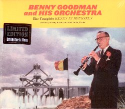 GOODMAN BENNY :  THE COMPLETE BENNY IN BRUSSELS  (SOLAR)

Benny Goodman ha tenuto numerosi concerti in Europa riscontrando sempre un grande successo. Una delle sue visite più famose nel Vecchio Continente è stata la sua partecipazione di una settimana alla sezione americana della World Fair di Brussels del 1958. In quella occasione Goodman era affiancato dalla sua big band (anche se ha eseguito brani con formazioni ridotte) a cui si era aggiunto anche il celebre cantante Jimmy Rushing come attrazione speciale. La band fu accolta in modo incredibilmente positivo dal pubblico europeo e questo travolgente successo convinse la Columbia ad acquisire una parte delle registrazioni originariamente realizzate dalla Westinghouse Broadcasting Company. Da quelle registrazioni sono stati tratti due diversi Lp pubblicati con il titolo Benny in Brussels vol. 1 e Benny in Brussels vol. 2, raccolti poi in un unico doppio Lp. In questa pubblicazione dal titolo The Complete Benny in Brussels non solo sono stati raccolti i due Lp citati, ma tutte le registrazioni esistenti dei concerti di Benny Goodman all World Fair di Brussels del 1958.