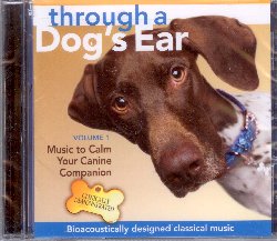 SPECTOR LISA / LEEDS JOSHUA :  THROUGH A DOG'S EAR VOL. 1  (SOUNDS TRUE)

Se il tuo cane piagnucola durante un temporale, si agita quando incontra persone nuove o abbaia quando lo lasci a casa da solo, ora hai finalmente trovato uno strumento che pu aiutarti, senza dover ricorrere ai sedativi. Through a Dog's Ear vol. 1  il primo album di una serie fatta di musica clinicamente testata che serve a rilassare i cani. Partendo da una ricerca pionieristica che studia il modo in cui il sistema nervoso del cane risponde al suono, l'esperto di bioacustica Joshua Leeds e la pianista Lisa Spector hanno creato una musica che  due volte pi efficace delle convenzionali selezioni di musica classica per ridurre l'ansia dei cani. Delle ricerche fatte su 150 cani, hanno infatti dimostrato che gli arrangiamenti per pianoforte creati seguendo i criteri bioacustici di Joshua Leeds, inducono la calma nel 70% dei cani che si trovano in rifugi o canili e nel 85% dei cani che vivono in famiglia. Through a Dog's Ear vol. 1 regala delicata musica senza tempo di grandi compositori come Johann Sebastian Bach, Fryderyk Chopin, Wolfgang Amadeus Mozart, Robert Schumann, Sergei Rachmaninoff e Ludwig Van Beethoven, che l'ascoltatore si pu godere insieme al suo amico peloso e, pi importante ancora, che pu aiutare l'animale a vivere pi felice ed in modo pi sano.