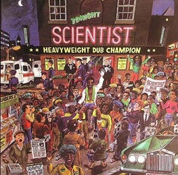 SCIENTIST :  HEAVYWEIGHT DUB CHAMPION  (VINYL LOVERS)

Scientist, pseudonimo di Hopeton Overton Brown (Kingston, 1960), � un produttore discografico giamaicano ed � stato un pupillo di King Tubby, uno dei fondatori della musica dub. Insieme a Henry �Junjo� Lawes, uno dei produttori pi� prolifici e influenti della musica reggae, ha creato il capolavoro che � �Heavyweight Dub Champion�, album festoso e coinvolgente, ricco di effetti speciali in stile Pac-Man e cartoni animati, e campionamenti sonori sapientemente stratificati in un arazzo dub coerente e completo. Nel complesso, �Heavyweight Dub Champion� � una vera e propria lezione di musica dub, firmata da uno dei veri pionieri del genere. Scientist ha dimostrato ancora una volta perch� � ritenuto uno dei pesi massimi del mondo del dub, offrendo un album emozionante, innovativo e, soprattutto, divertente. Allaccia le cinture, alza il volume dei bassi e preparati a scatenarti con questo album.
