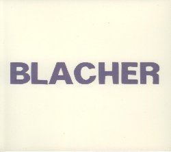 BLACHER BORIS :  BLACHER - VIRTUALLY FORGOTTEN TODAY  (PHIL.HARMONIE)

Boris Blacher (1903-1975) è stato un importante compositore di origini ebraiche, nato in Cina ma trasferitosi con la famiglia a Berlino dove ha trascorso gran parte della sua vita. Nonostante le difficoltà vissute durante il regime nazista che gli impedirono di praticare ed insegnare la sua arte, Blacher è comunque riuscito a diventare uno dei migliori compositori della Germania postbellica. In contrasto con la rigida scuola di Darmstadt che faceva capo al filosofo e musicologo Theodor Adorno, Blacher era irresistibilmente attratto dalla musica jazz. Anche se ampiamente presente nei palinsesti musicali di Berlino nel periodo della sua morte, tanto che la sua opera “Paganini-Variationen” è stata una delle composizioni più suonate dell’ultimo secolo, oggi il suo nome viene appena ricordato. Il doppio album di casa Phil.Harmonie, “Blacher - Virtually Forgotten Today”, è uno prezioso ritratto musicale del compositore tedesco che propone meravigliosi pezzi di musica da camera come “24 Préludes”, opera composta da Blacher, poco prima di morire, per sua moglie, la pianista Gerty Herzog. “Blacher - Virtually Forgotten Today” è dunque anche un omaggio alla musicista, purtroppo scomparsa nel gennaio del 2014, una pianista che nella sua carriera si è concentrata soprattutto sulle opere del marito, interpretandole in modo davvero unico. La maggior parte delle registrazioni contenute nello splendido cofanetto di casa Phil.Harmonie sono state realizzate negli anni successivi alla morte di Blacher quando, dopo una lunga pausa, Gerty Herzog riprese a suonare. Oltre alla pianista ed al figlio di Boris Blacher, Kolja, hanno preso parte a questo importante progetto musicale anche Walter Kussner, Johannes Moser, Ozgur Aydin e tanti altri eccellenti musicisti. “Blacher - Virtually Forgotten Today” contiene anche un estratto di un’intervista che Gerty Herzog rilasciò ad Alexandra Kluge.