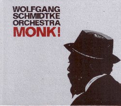 SCHMIDTKE WOLFGANG :  MONK!  (JAZZWERKSTATT)

Il 10 ottobre del 2017  stata celebrata una ricorrenza molto importante: il centesimo compleanno di Thelonious Monk (1917-1982), un musicista che tutti gli appassionati del jazz non possono che amare, il maestro solitario del pianoforte bebop, un eccellente compositore ed un interprete straordinario dallo stile inconfondibile. La sua opera compositiva non ha eguali: Monk  stato capace di creare melodie da motivi che spesso rappresentano il nucleo centrale dell'estetica jazz. I motivi formali di questo genio della musica jazz sono sempre brevi e vengono ripetuti, a volte modulati, decine di volte, finch gli va. Il frutto di questo metodo compositivo pu prendere qualsiasi direzione, a volte  incredibilmente incantevole, mentre altre bizzarro ed enigmatico. Monk era sempre un passo avanti, sempre al di sopra del banale e dell'ovvio. L'album di casa Jazzwerkstatt Monk! propone la registrazione live del concerto che la Wolfgang Schmidtke Orchestra ha tenuto al Maschinenhaus di Berlino la sera del 10 ottobre 2017, in una sala strapiena di gente ansiosa di sentire rivivere la musica del maestro. La formazione capitanata da Wolfgang Schmidtke (clarinetto basso, sax soprano), comprende musicisti di grande talento tra i quali spiccano il decano del sax, l'ottantenne Gerd Dudek ed Helga Plankensteiner (sax baritono). Monk!  un disco da non perdere in quanto unisce la genialit compositiva di Thelonious Monk e la sensibilit interpretativa di una orchestra d'eccezione.