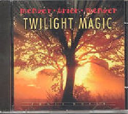 MENZER KIM / TRIER L :  TWILIGHT MAGIC  (FONIX MUSIK)

Incantevole musica melodica. La magia del crepuscolo ed il calore del tramonto.