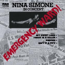 SIMONE NINA :  EMERGENCY WARD!  (SPEAKERS CORNER)

(Rca LSP 4757) Nina Simone (p, voc), Sam Waymon (voc), and orchestra - Registrato nel novembre del 1971 a Fort Dix e nel febbraio del 1972 al Victor's Studio A della Rca, New York City, da Ed Begley. Prodotto da Nina Simone, Andrew Stroud e Weldon J. Irvine Jr.. Possiamo ritenerci fortunati che Nina Simone, nonostante la sua famigerata eccentricit, abbia osservato con attenzione l'ambiente musicale che la circondava e che con esso abbia interagito per dare vita alle sue interessanti sperimentazioni sonore. In questo modo infatti gran parte del repertorio dell'artista, tra cui brani blues tradizionali, canzoni nere dedicate al lavoro e standard bianchi, ha fortunatamente potuto raggiungere i suoi fan. Emergency Ward! non fa eccezione. Il disco si apre con un esplosivo medley live formato da My Sweet Lord di George Harrison e Today is a Killer di David Nelson. Accompagnata da una piccola combo ed un coro gospel, Nina Simone accende un fuoco sonoro continuo di 18 minuti che non perde mai, neanche per un secondo, il suo ardore spirituale. In contrasto con il delicato Poppies, prodotto elegantemente utilizzando archi, fiati e coro, c' Isn't it a Pity, arrangiata invece per pianoforte. Accompagnata solo da semplici armonie che di tanto in tanto si trasformano in nuvole di accordi, Nina Simone sfodera il suo ampio timbro vocale che, come spesso accade, svanisce nel nulla come una domanda senza risposta. Emergency Ward!  un disco eccellente pieno di ottima musica e traboccante di emozioni, una produzione capace di lasciare l'ascoltatore senza parole.