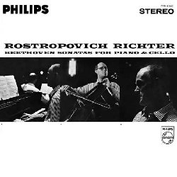ROSTROPOVICH MSTSLAV / RICHTER SVIATOSLAV :  BEETHOVEN: SONATAS FOR PIANO & CELLO  (SPEAKERS CORNER)

(Philips PHS 2920) Beethoven: Sonatas for Piano and Violoncello Nos. 1-5 - Mstislav Rostropovich (vc) and Sviatoslav Richter (p) - Registrato nel giugno del 1962 al Rosenhuegel Studios, Vienna, e nel luglio del 1961 al Walthamstow Assembly Hall, London, da C.R. Fine. Prodotto da Harold Lawrence. Beethoven: Sonatas For Piano & Cello  un doppio vinile di grande pregio nel quale  possibile ammirare la straordinaria capacit del maestro di rompere con la tradizionale sonata in cui lo strumento solista fornisce solo un accompagnamento, per trattare invece i due strumenti come partner alla pari nella creazione dei movimenti. Protagonisti dell'interpretazione di questo capolavoro sono il violoncellista Mstislav Rostropovich e il pianista Sviatoslav Richter che affrontano la partitura con brio e freschezza. Le prime due sonate, in fa maggiore e sol minore, sono caratterizzate dal suono ricco e pieno del violoncello e dall'eleganza del pianoforte, mentre nella terza sonata, in la maggiore, i due musicisti russi privilegiano uno stile contemplativo e introverso. Questo approccio rispettoso  ottimo anche per la quarta sonata, in do maggiore, dove viene messo in risalto il carattere libero e fantasioso dell'opera. La rottura di Beethoven con la tradizionale impostazione della forma sonata  portata all'estremo nella sonata in re maggiore, dove il violoncello ignora il potente tema del pianoforte nel primo movimento. Beethoven: Sonatas For Piano & Cello offre all'ascoltatore il privilegio di godere di un'interpretazione delle Sonate per pianoforte e violoncello eseguita da due musicisti che hanno affrontato le opere di Beethoven con un approccio risoluto e analitico e una grande abilit tecnica.