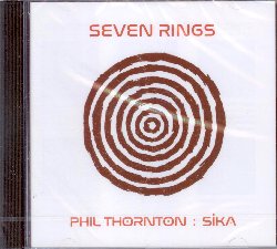 THORNTON PHIL / SIKA :  SEVEN RINGS  (NEW WORLD)

Phil Thornton, fra i pi apprezzati compositori di casa New World, e Sika, creativo polistrumentista neozelandese, propongono Seven Rings, l'attesissimo follow-up del best seller Initiation, pubblicato nell'ormai lontano 1990. Per celebrare i 25 anni dall'uscita del disco Initiation di Phil Thornton, il talentuoso musicista Sika ha contattato il collega per proporgli una collaborazione che ha preso forma nel nuovissimo Seven Rings. Si tratta di un album strumentale che fonde le melodie del dijeridu, dei flauti dei Nativi Americani, dei sonagli, dell'ocarina e del rombo, antico strumento usato in tutto il mondo per la caccia e per i riti tribali, con le affascinanti sonorit vintage di sintetizzatori analogici. Seven Rings propone all'ascoltatore un'avvincente esplorazione di mondi sonori antichi e moderni, affiancati in un percorso musicale che inizia con le sonorit terrene e trance del dijeridu e che finisce con gioiosi ritmi che invitano al ballo.