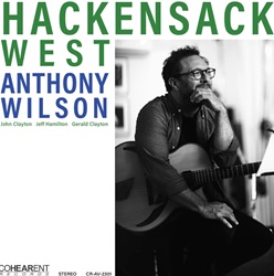 WILSON ANTHONY :  HACKENSACK WEST  (COHEARENT)

Hackensack West di Anthony Wilson  la seconda uscita della Cohearent Records, etichetta discografica del pluripremiato mastering engineer Kevin Gray, dopo lacclamato debutto con Shapes & Sound di Kirsten Edkins. Il chitarrista jazz Anthony Wilson, nato a Los Angeles nel 1968 e figlio del leggendario trombettista jazz Gerald Wilson, suona alcuni suoi originali dal gusto swing e propone ottime versioni di ballate che sono una vera gioia da ascoltare. I fan di Thelonious Monk e gli intenditori di jazz noteranno che il titolo Hackensack West altro non  che lo pseudonimo dello studio di registrazione Cohearent di Gray, un luogo ispirato al primo studio di Rudy Van Gelder a Hackensack, nel New Jersey. Fu l che Thelonious Monk registr il suo originale Hackensack nel 1954, una melodia controfattuale sui cambi di accordi di Oh, Lady Be Good di Gershwin. Il brano di Wilson, Hackensack West,  ispirato al bebop e sembra alludere in modo controfattuale ai cambiamenti di alcuni standard noti senza conformarsi a nessuno in particolare. Prodotto da Joe Harley e interpretato da Anthony Wilson alla chitarra, Gerald Clayton al pianoforte, John Clayton al basso e Jeff Hamilton all batteria, Hackensack West  una festa per tutti gli ascoltatori, soprattutto per quelli pi attenti al suono e caldamente consigliato anche dal noto critico musicale americano Michael Fremer.