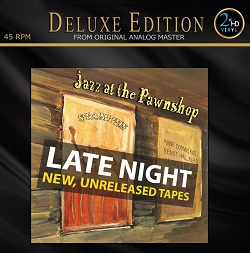 VARIOUS :  JAZZ AT THE PAWNSHOP - LATE NIGHT  (2xHD)

Le registrazioni dellingegnere del suono svedese Gert Palmcrantz al club Jazzpuben Stampen di Stoccolma, realizzate nel 1976, sono una gemma sonora che tutti gli audiofili dovrebbero poter apprezzare. Il volume Jazz at the Pawnshop  Late Night  stato cos intitolato perch questi nastri contengono le registrazioni inedite degli ultimi due set suonati dai musicisti per se stessi a fine serata. Queste registrazioni inedite, scoperte dopo diversi decenni, sono state masterizzate dal geniale Ren Laflamme e pubblicate da 2xHD in una preziosa versione in doppio vinile 200 gr. a 45 giri, con una qualit sonora da pelle doca. I musicisti impegnati in questa straordinaria avventura sonora sono Arne Domnrus (sax, clarinetto), Bengt Hallberg (pianoforte), Georg Riedel (contrabbasso), Lars Erstrand (vibrafono) ed Egil Johansen (batteria).