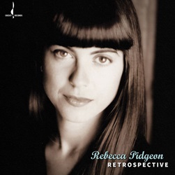 PIDGEON REBECCA :  RETROSPECTIVE  (EVOLUTION MUSIC)

Lalbum del 1994 della cantante e attrice statunitense di origini scozzesi Rebecca Pidgeon, The Raven,  diventato un classico per tutti gli audiofili. Retrospective, il vero capolavoro della cantante,  originariamente uscito nel 2003 per la leggendaria etichetta Chesky Records: il disco  una prova indelebile dellimpegno da sempre profuso da David e Norman Chesky nella ricerca di un suono dettagliato, chiaro e di alta qualit che possa creare lillusione di musicisti dal vivo in uno spazio tridimensionale reale. Letichetta giapponese Evolution Music propone al pubblico una preziosa ristampa di Retrospective in vinile 180 gr. che, in termini di qualit del suono, non ha davvero nulla da invidiare alla versione originale.