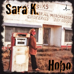 SARA K. :  HOBO  (EVOLUTION MUSIC)

�Hobo�, il quarto album di Sara K. per Chesky Records, � considerato da molti uno dei suoi migliori lavori, tanto da farle raggiungere uno dei pi� grandi successi di vendita della propria carriera. Il disco mette insieme la concretezza acustica del folk, la sottigliezza armonica del jazz, il fuoco profondo del blues e il lirismo confessionale tipico della cantautrice. Nei 12 brani che raccontano l�amore e la vita, l�ampia gamma vocale di Sara, fatta di timbri ed emozioni, � veramente incredibile. Oltre alla meravigliosa e meditativa traccia che d� il titolo all�album, tra i pezzi forti dell�album ci sono sicuramente �Brick House�, una cover acustica del mega-hit del 1977 dei Commodores, e �Oh Well� dei grandi Fleetwood Mac. Questa edizione One Step in vinile 180 gr. di �Hobo� (aanche disponibile su SACD ibrido) � stata realizzata utilizzando le rinomate tecniche di registrazione ad alta fedelt� di casa Chesky che mettono in risalto l�espressiva voce di Sara K., regalando all�ascoltato un�esperienza sonora unica nel suo genere!