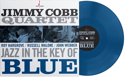COBB JIMMY :  JAZZ IN THE KEY OF BLUE (ONE-STEP BLUE VINYL)  (EVOLUTION MUSIC)

Nel 2009, il batterista jazz Jimmy Cobb, all�epoca settantanovenne e ultimo membro ancora in vita della celebre band di Miles Davis che registr� il leggendario �Kind of Blue�, visse una rinascita come leader: insieme alla stella nascente della tromba e del flicorno texano Roy Hargrove, al chitarrista Russell Malone e al bassista John Webber, Cobb registr� �Jazz in the Key of Blue�, una deliziosa raccolta di ballate tranquille e suggestive, perfette per le ore piccole. Il quartetto offre interpretazioni mozzafiato di classici del Great American Songbook, oltre a cover jazz di successi pop e composizioni originali di grande impatto. �Jazz in the Key of Blue� dimostra ancora una volta le doti di Jimmy Cobb come leader di una band ma anche come musicista il cui swing incrollabile e solido come una roccia ha aperto la strada ai ritmi e ai suoni di un�altra generazione di interpreti jazz. In esclusiva per il Record Store Day UK, Evolution Music presenta questo classico del catalogo Chesky in una ristampa in edizione limitata di 1.700 copie, realizzata su vinile blu da 180 gr., stampato con il processo One-Step e inciso a 33 giri. Il disco ha nuove note di copertina con citazioni del bassista John Webber. Gli appassionati di jazz non dovrebbero assolutamente lasciarsi sfuggire una simile chicca!