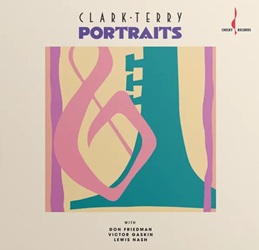TERRY CLARK :  PORTRAITS (ONE-STEP)  (EVOLUTION MUSIC)

Pubblicato per la prima volta nel 1989 dalla Chesky Records, Portraits  una testimonianza dello straordinario talento del leggendario trombettista e flicornista jazz Clark Terry (1920-2015). Il primo di quattro album per la storica etichetta audiofila, Portraits fu registrato da Terry quando aveva 68 anni e poteva vantare una carriera fatta di 35 pubblicazioni e collaborazioni con leggende della musica come Duke Ellington, Charles Mingus, Quincy Jones e Dizzy Gillespie. Per Portraits, prodotto dallo stesso David Chesky, Terry ha riunito un quartetto eccezionale composto dal pianista Don Friedman, dal bassista Victor Gaskin e dal batterista Lewis Nash. Il leader invece alternava il flicorno alla tromba con sordina, mostrando anche il suo talento nel canto scat, come si pu ascoltare nel suo originale Finger Filibuster. Il quartetto suona un mix di noti standard jazz come Pennies From Heaven e leccezionale Sugar Blues, un nostalgico omaggio al jazz di New Orleans. Scott Yanow di AllMusic ha scritto di questo disco: Il suono positivo e immediatamente riconoscibile di Terry, insieme alle sue idee creative e influenzate dal bop, si uniscono per dare vita a uno stile molto accessibile... Tutti i brani sono tributi a vari trombettisti, e alcuni, come Pennies From Heaven, Little Jazz e I Dont Wanna Be Kissed, non venivano suonati molto spesso dal flicornista; il risultato  fresco e molto ispirato. Portraits  proposto in una preziosa edizione One Step ottenuta dai master originali, incisa a 33 giri e stampata su vinile da 180 gr..
