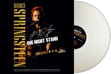SPRINGSTEEN BRUCE :  ONE NIGHT STAND (NATURAL CLEAR VINYL)  (SECOND RECORDS)

�One Night Stand� propone la registrazione live, effettuata dal programma Columbia Records Radio Hour e mandata in onda il 14 dicembre, del concerto che il Boss ha tenuto al Tower Theatre di Philadelphia il 9 dicembre del 1995. Springsteen interpreta per il pubblico alcuni suoi grandi successi come �Intro to �Straight Time�, �Born in the USA�, �Streets of Philadelphia�, �Does this Bus stop at 82nd Street?� e molti altri ancora.