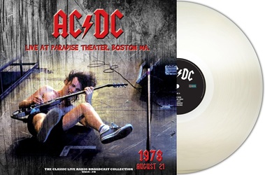 AC/DC :  LIVE AT PARADISE THEATER (CLEAR VINYL)  (SECOND RECORDS)

Live at Paradise Theater custodisce il super concerto tenuto dalliconica band britannica al Paradise Theater di Boston, il 21 agosto 1978, durante il Powerage World Tour. Lesibizione, che vede al timone della formazione il leggendario frontman Bon Scott, propone classici come Live Wire, Problem Child, Sin City, Gone Shootin, High Voltage e altri ancora. Live at Paradise Theater  un disco che incendia latmosfera, un booster di pura adrenalina sonora!