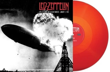 LED ZEPPELIN :  LIVE AT FILLMORE WEST IN SAN FRANCISCO - JANUARY 9, 1969 (CORAL RED VINYL)  (SECOND RECORDS)

Gruppo musicale inglese nato nel 1968, i Led Zeppelin sono considerati tra i grandi innovatori del rock e tra i principali pionieri del hard rock. Basti pensare che per quanto riguarda le vendite totali dei dischi, i Led Zeppelin sono secondi al mondo solo ai Beatles: gi� i circa 80 milioni di copie vendute negli Stati Uniti bastano a dimostrare la profonda influenza che la band inglese ha avuto sulla storia del rock. �Live at Fillmore West in San Francisco � January 9, 1969� propone i mitici Led Zeppelin dal vivo durante il loro primo tour negli Stati Uniti e in Canada, dal 1968 al 1969. Questa performance, registrata il 9 gennaio 1969 dall�emittente radiofonica della Bbc, fu il primo di quattro concerti al Fillmore West di San Francisco, in California. Dopo il tour, la band ebbe un tale successo che fu necessario programmare altri due tour nordamericani nello stesso anno. La tracklist propone i brani �White Summer�, �Babe I�m Gonna Leave You�, �Killing Floor� e �As Long As I Have You�.