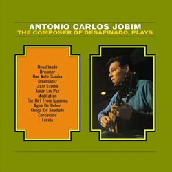 JOBIM ANTONIO CARLOS :  THE COMPOSER OF DESAFINADO, PLAYS  (SECOND RECORDS)

�The Composer of Desafinado, Plays� � il primo album di Antonio Carlos Jobim, pubblicato nel 1963. Il brano di apertura, �The Girl from Ipanema�, � considerato il secondo pi� registrato della storia. Jobim suona sia la chitarra che il pianoforte nelle registrazioni. Il disco � stato inserito nella Latin Grammy Hall of Fame nel 2001 e nel 2007 Rolling Stone Brasil lo ha classificato al 58� posto tra i primi 100 migliori dischi di musica brasiliana. Pete Welding di Down Beat ha detto di �The Composer of Desafinado, Plays�: �Se il movimento bossa nova avesse prodotto solo questo disco, sarebbe gi� pienamente giustificato�.