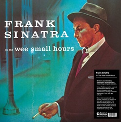 SINATRA FRANK :  IN THE WEE SMALL HOURS  (SECOND RECORDS)

In the Wee Small Hours, il nono album di studio di Frank Sinatra (1915-1998) pubblicato nel 1955,  da molti considerato il capolavoro rivoluzionario del grande cantante americano, un disco fatto di introspezione, malinconia e silenziosa riflessione. Le orchestrazioni delicate e sfumate di Nelson Riddle incorniciano perfettamente la voce emozionante di Sinatra, creando unintima esplorazione di temi come lamore, la perdita e la solitudine. Ogni nota risuona di cruda onest, catturando lessenza della contemplazione notturna. In the Wee Small Hours  davvero un disco senza tempo, un traguardo storico che ha ridefinito lidea di concept album, un capolavoro che non dovrebbe mancare dalla collezione di un vero appassionato di jazz.